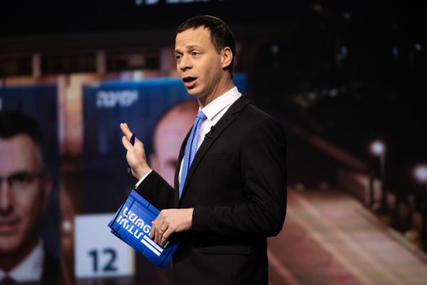 עמית סגל לכתב וואלה: "עידן ישן בישראל"