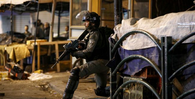 חברון: מחבל עם מטען התפוצץ במחסום