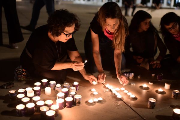 בתל אביב ובמירון: מדליקים נרות לזכר ההרוגים באסון