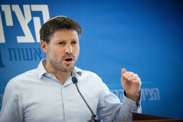 סמוטריץ': "עוד לא מאוחר נפתלי, זו ממשלה הרסנית"