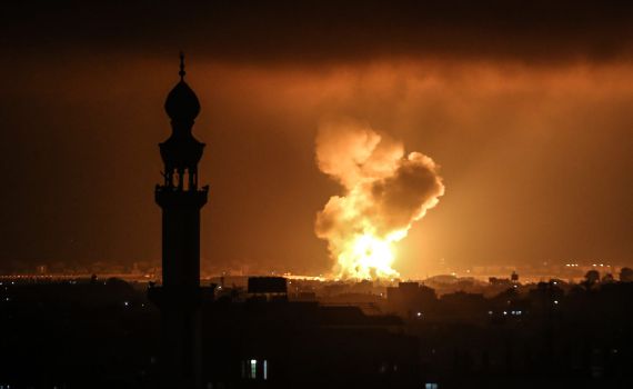 בתגובה לשריפות: צה"ל תקף מטרות חמאס בעזה