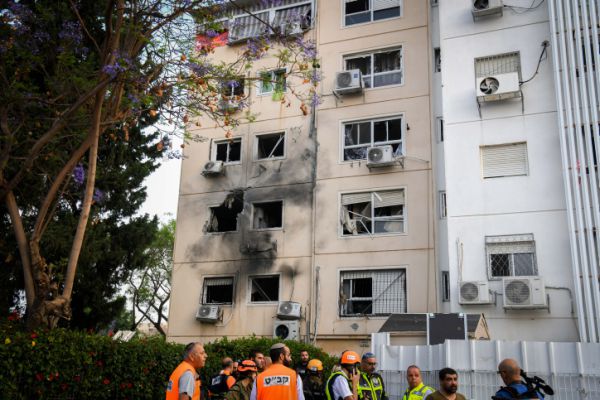 מטחים כבדים לאשקלון: 10 פצועים, 2 בתים נפגעו