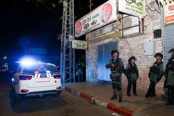 בין אזרחות ליהדות – אנשי לוד בשליחותם ההיסטורית