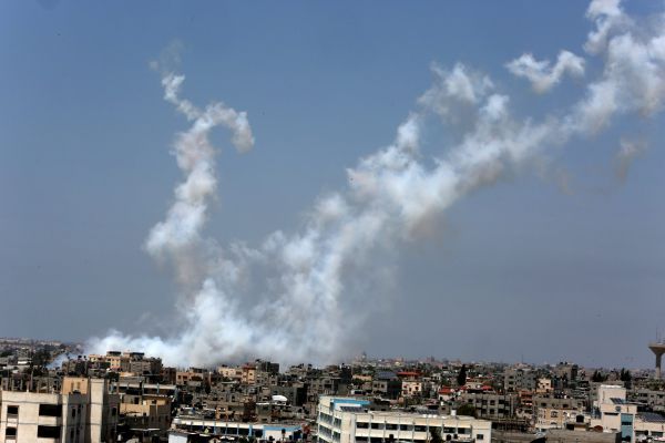 מטח רקטות לעבר גוש דן; רקטה נחתה ליד אילת
