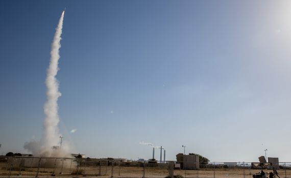 הירי נמשך: פגיעות ישירות באשדוד ואשקלון