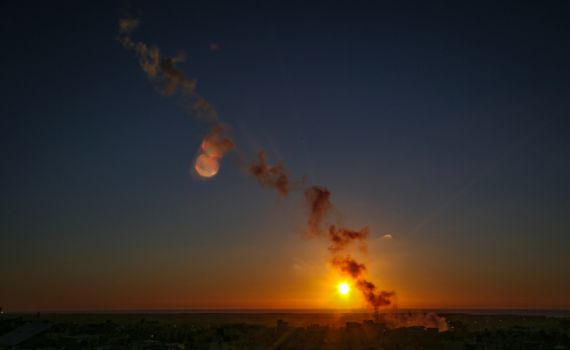 צה"ל תקף בתי בכירים, חמאס מאיים לירות על ת"א