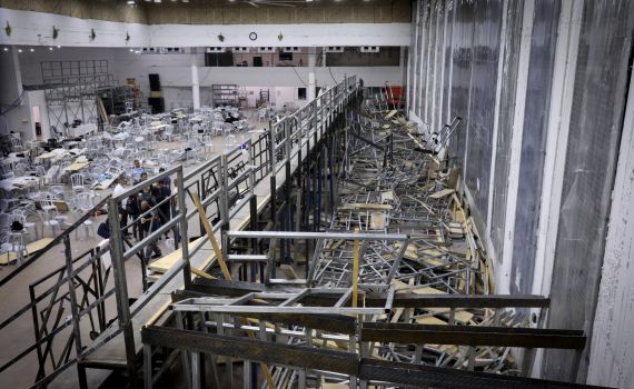 חסידות קרלין: "מדובר בכשל נקודתי בבניית הטריבונה"