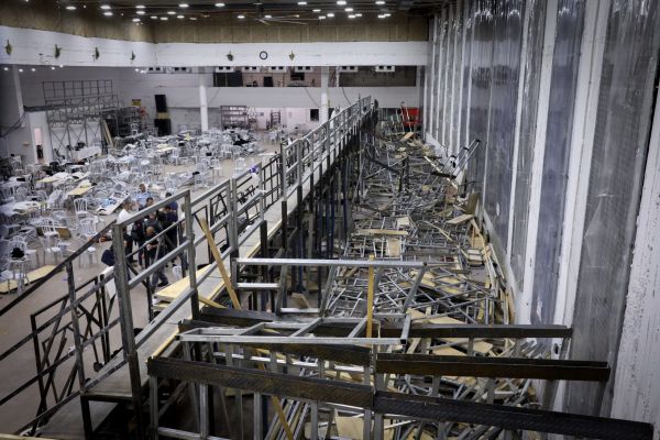 חסידות קרלין: "מדובר בכשל נקודתי בבניית הטריבונה"