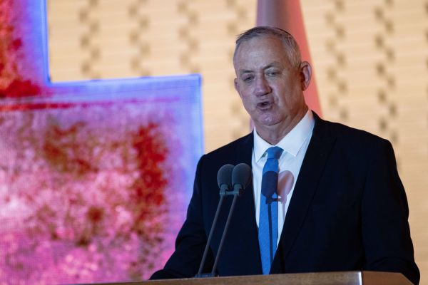 גנץ רוצה לאשר בממשלה ועדת חקירה למירון