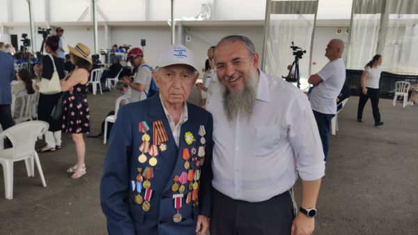 "מרגש כל פעם": נאמן מציין את יום הניצחון על הנאצים