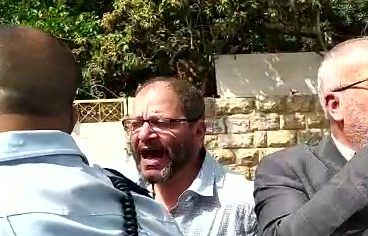 צפו: כסיף וטיבי צועקים: "עופו מפה, זבלים"