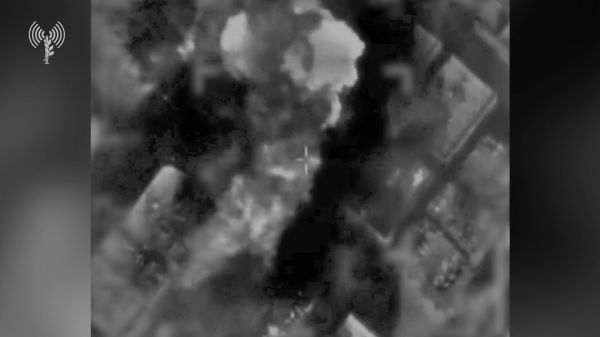 צה"ל ממשיך לתקוף: ביתו של בכיר חמאס הופצץ