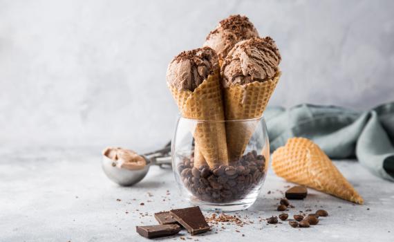 5 מרכיבים בלבד: כך תכינו בבית גלידת קפה מטורפת