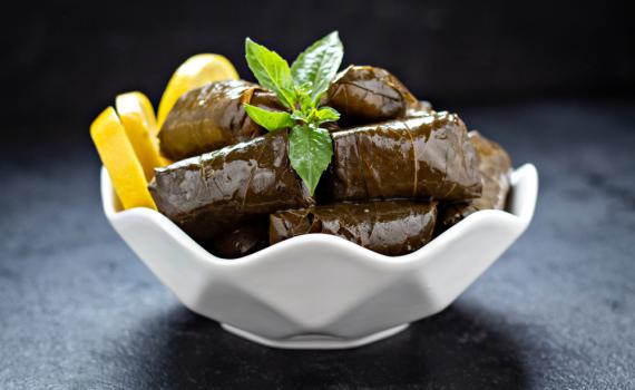 מתכון לשבת: עלי גפן ממולאים אורז בקלות