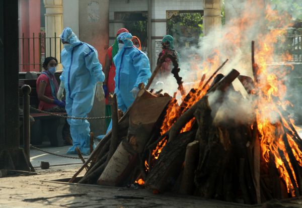 למרות הסגרים: 400 אלף חולי קורונה חדשים בהודו