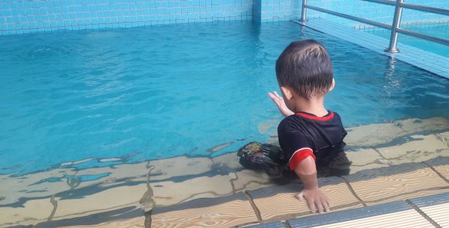 ילדה בת 8 טבעה בבריכה ציבורית בחיפה. מצבה בינוני