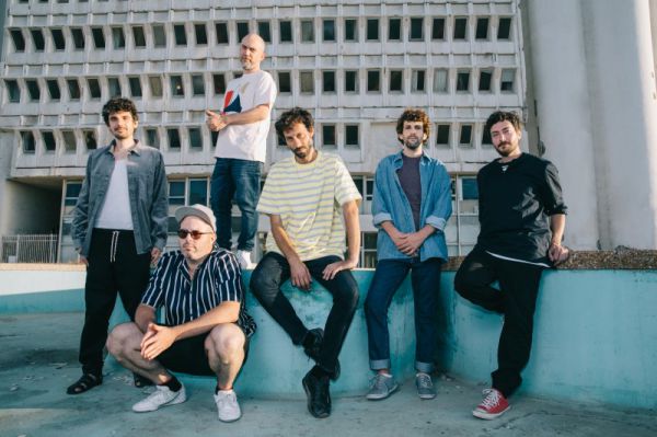 צפו: אלון עדר בשיר חדש מדגיש את המאחד בין כולנו