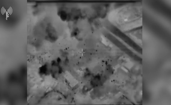 תיעוד: 'הקש בגג' ברצועת עזה, האזרחים נמלטים