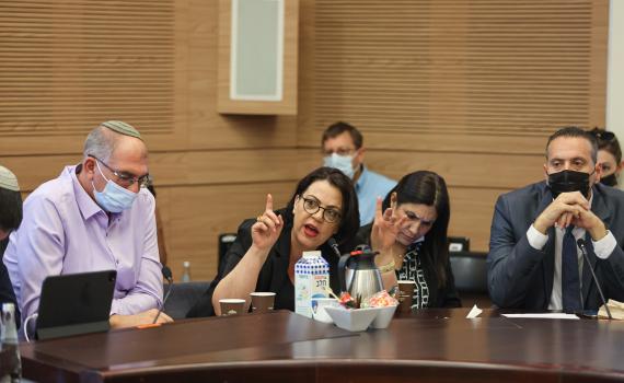 אחרי פרסום סרוגים: דרישה להבהרה על מימון השרים