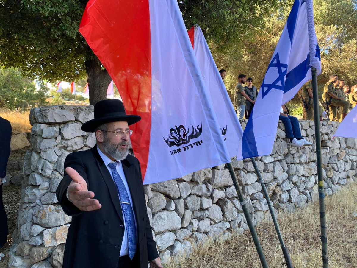 הרב לאו סיים מסלול עם לוחמי חטיבת הקומנדו