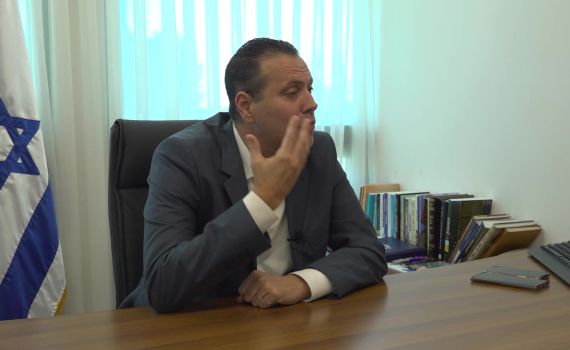 זוהר ל'סרוגים': "סער פועל מנקמות אישית וילדותית"