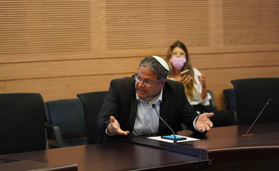 בן גביר לעודה: תביא אזיקים ודרכון