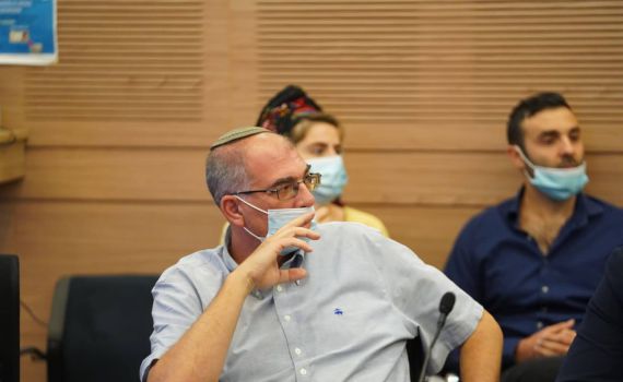 הפשרה בגיור: אורבך עדיין ידרש להצביע על החוק
