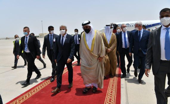 לפיד באמירויות: "הרגע הזה של נתניהו לא פחות משלנו"