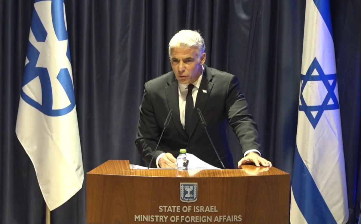 לראשונה: לפיד שוחח עם שר החוץ של מצרים