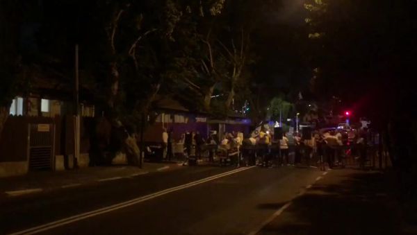 מחאות מול ביתו של בנט: "ממשלה של מחבלים"