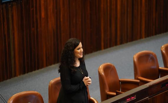 הח"כית משמאל מגינה על סילמן: "אובססיה ושוביניזם"