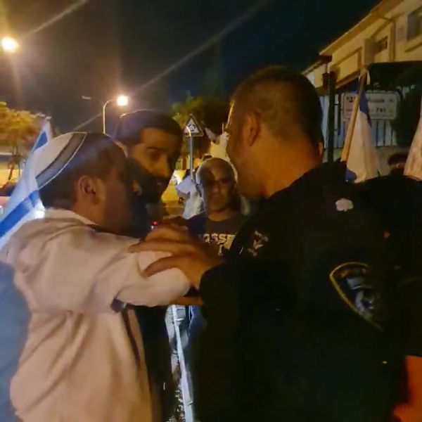 צפו: צעקות על ח"כ עידית סילמן ברחובות