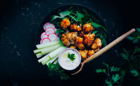 שלושה מתכונים לנשנושים קלילים לצפיה ביורו 2021