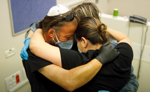 סיכום קורנה| קרן פלס וזיו קורן ביצירה מרגשת. צפו: