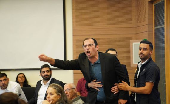 צפו: למה ח"כ שמחה רוטמן צריך פתק מרופא הכנסת?