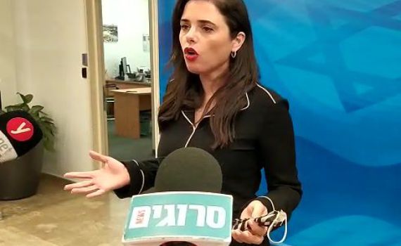 שקד: "תפסיקו עם הספינים על חשבון המדינה"