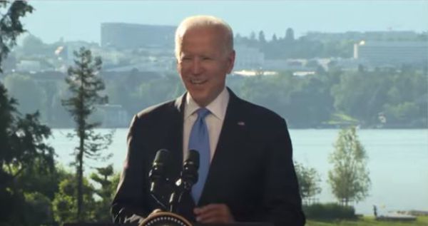 צפו: ג'ו ביידן עלב בעיתונאית בשידור חי