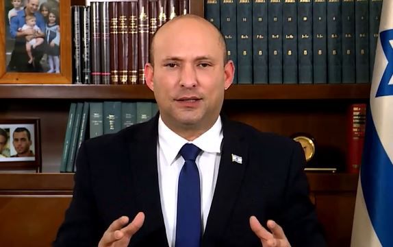 בנט לבני הנוער: "צאו להתחסן, נותרו 11 יום"