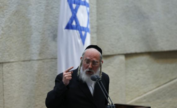 צפו; החרדים נגד מינוי קריב: "חזיר שפושט טלפיים"