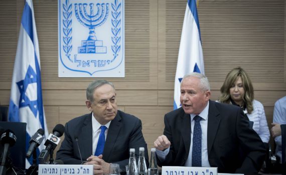 אבי דיכטר מגיב: "זה לא עומד לקרות"