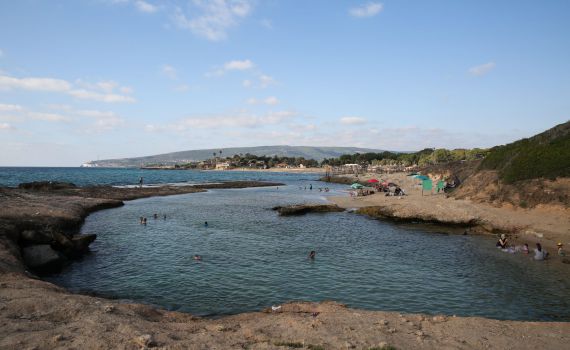 גבר כבן 80 טבע למוות בחוף ים בצפון