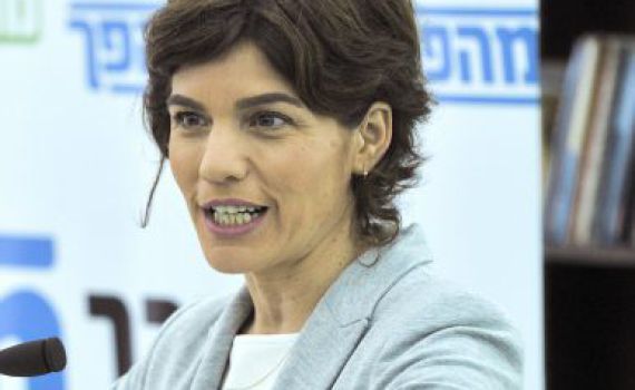 צפו: האם תמר זנדברג רוצה למנוע הנחת תפילין?