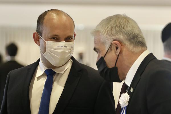 השר לשעבר חושף: בשנה האחרונה ייעצתי לבנט ולפיד