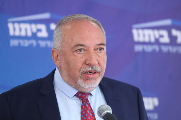 ליברמן בשיחות סגורות: "אין היתכנות לצרף את החרדים"