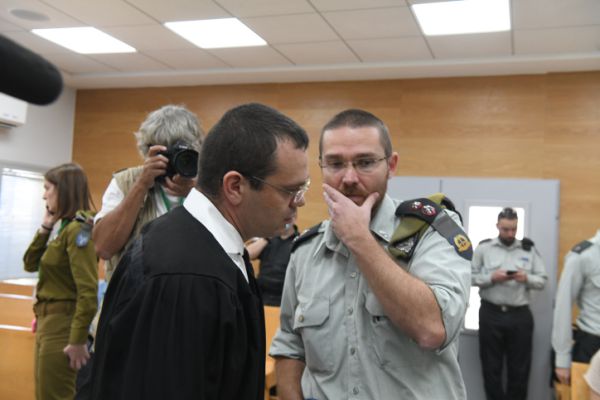 הצבא יאפשר להורי הקצין שמת בכלא לעיין באישומים