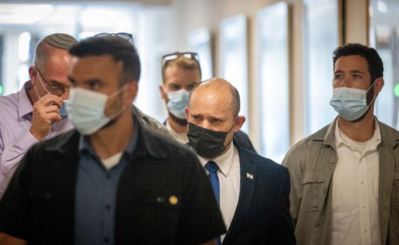 כמה עולה לנו ההחלטה של בנט להישאר ברעננה?