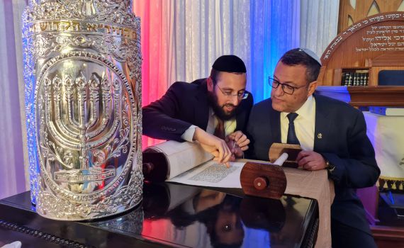 ליאון באזכרה לרב אליהו: "תורתו הייתה כולה של י-ם"