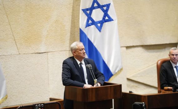 גנץ: "אין מקום לתחנת גלי צה"ל במתכונת הנוכחית"
