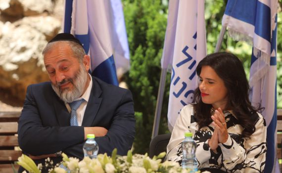 שקד: "מתחייבת לפעול להשיב מסתננים לארצם"