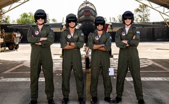 כבוד למגזר: 4 בוגרי עלי וסרוגה סיימו קורס טיס